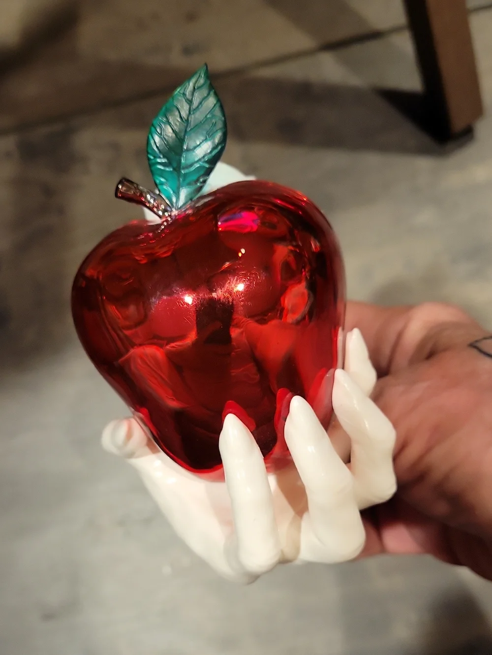 Witches Hand W/ Poison Apple,Wallflower,New W/Tags! Rare!